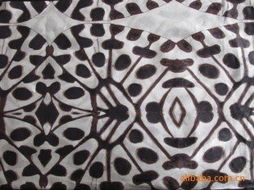 紹興華冕紡織品 在“絲綢之府”的經(jīng)緯中編織未來